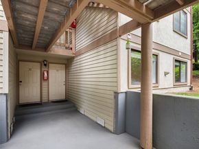 17413 119th Lane SE F13, Renton WA 98058