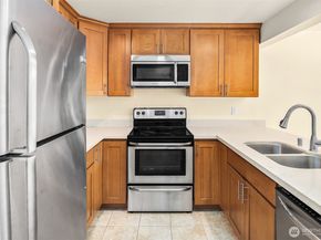 17413 119th Lane SE F13, Renton WA 98058