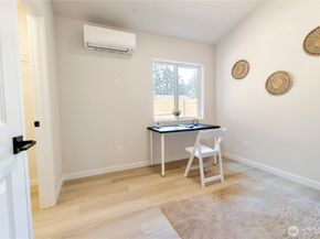 12531 25th Avenue NE A, Seattle WA 98125