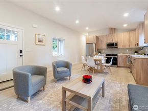 12531 25th Avenue NE A, Seattle WA 98125