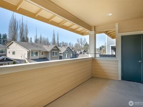 20042 94th Avenue NE, Bothell WA 98011