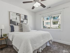 20042 94th Avenue NE, Bothell WA 98011