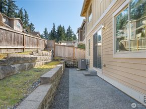 20042 94th Avenue NE, Bothell WA 98011