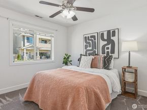 20042 94th Avenue NE, Bothell WA 98011