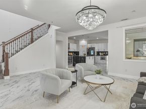 20042 94th Avenue NE, Bothell WA 98011
