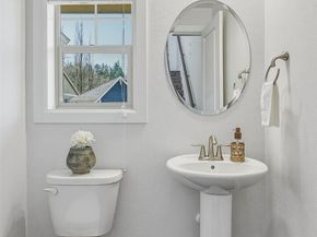 20042 94th Avenue NE, Bothell WA 98011