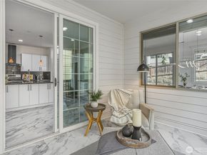 20042 94th Avenue NE, Bothell WA 98011