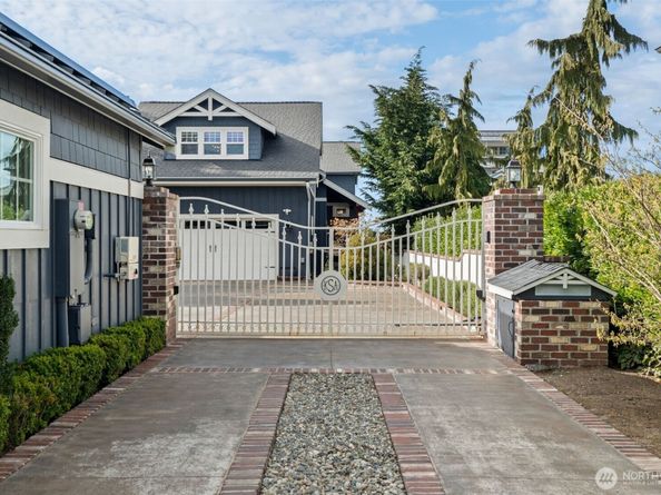 9 SW Three Tree Point Lane, Burien WA 98166