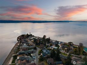9 SW Three Tree Point Lane, Burien WA 98166