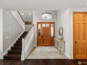 9 SW Three Tree Point Lane, Burien WA 98166