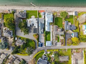 9 SW Three Tree Point Lane, Burien WA 98166