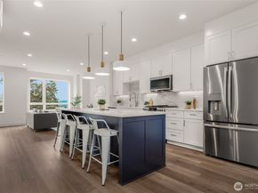 8923 166th Ave NE 101, Redmond WA 98052