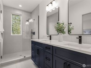 8923 166th Ave NE 101, Redmond WA 98052