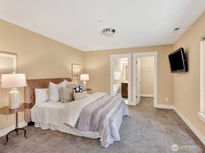 9060 177th Place NE 12, Redmond WA 98052