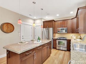 9060 177th Place NE 12, Redmond WA 98052