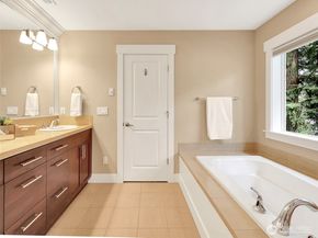 9060 177th Place NE 12, Redmond WA 98052