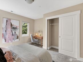 9060 177th Place NE 12, Redmond WA 98052