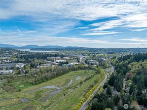 9060 177th Place NE 12, Redmond WA 98052