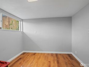 934 N 100th Street, Seattle WA 98133