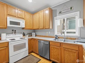 934 N 100th Street, Seattle WA 98133