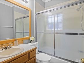 934 N 100th Street, Seattle WA 98133