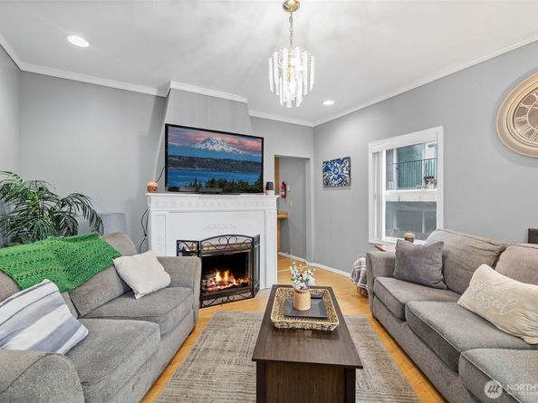 934 N 100th Street, Seattle WA 98133