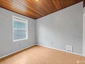 934 N 100th Street, Seattle WA 98133