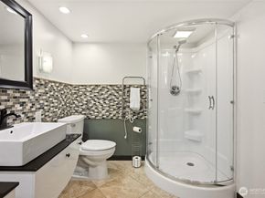 525 Kenosia Avenue S, Kent WA 98030