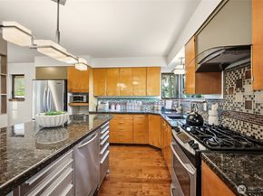525 Kenosia Avenue S, Kent WA 98030