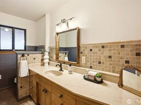 525 Kenosia Avenue S, Kent WA 98030