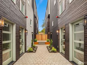 9033 8th Avenue NW B, Seattle WA 98117