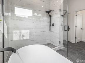 10622 E Riverside Drive, Bothell WA 98011