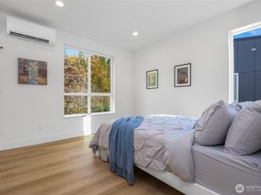 10622 E Riverside Drive, Bothell WA 98011