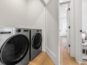 10622 E Riverside Drive, Bothell WA 98011