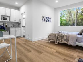 10622 E Riverside Drive, Bothell WA 98011