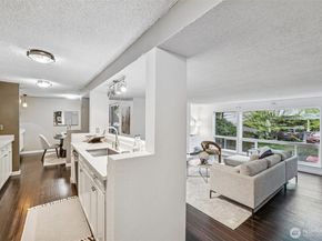 2500 W Manor Place 217, Seattle WA 98199