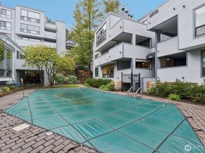 2500 W Manor Place 217, Seattle WA 98199