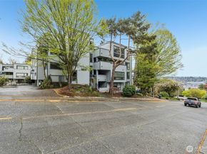 2500 W Manor Place 217, Seattle WA 98199