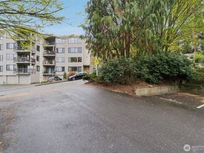 2500 W Manor Place 217, Seattle WA 98199