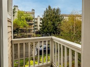12333 28th Avenue NE A, Seattle WA 98125