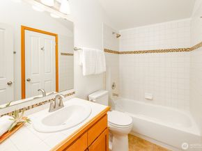 12333 28th Avenue NE A, Seattle WA 98125