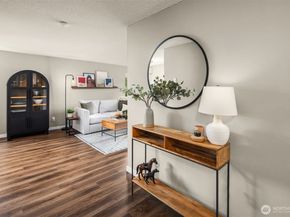 5501 11th Avenue NW 204, Seattle WA 98107