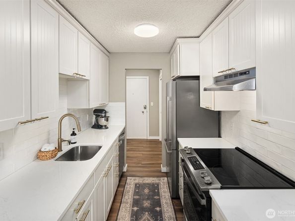 5501 11th Avenue NW 204, Seattle WA 98107