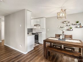 5501 11th Avenue NW 204, Seattle WA 98107