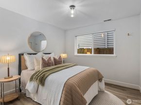 4206 36th Avenue W, Seattle WA 98199