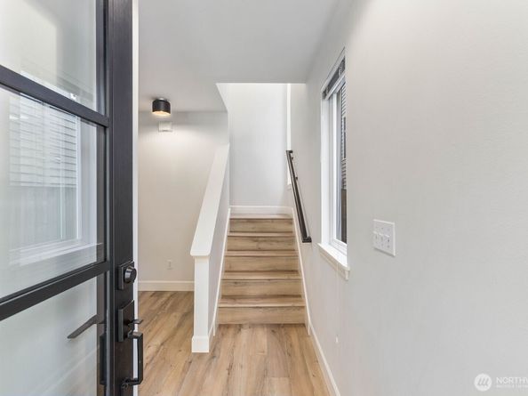4206 36th Avenue W, Seattle WA 98199