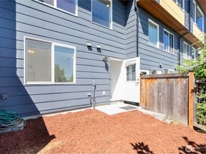 1546 Sturgus Avenue S, Seattle WA 98144