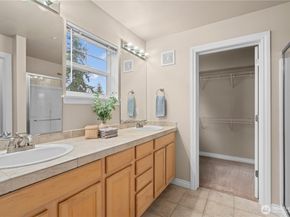 11306 124th Avenue NE 302, Kirkland WA 98177