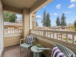 11306 124th Avenue NE 302, Kirkland WA 98177