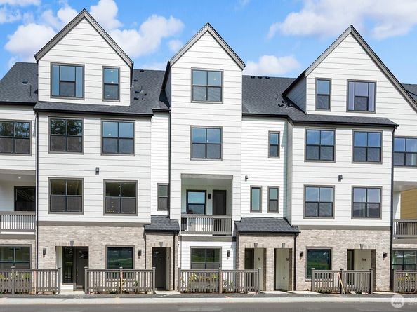 761 7th Avenue NW, Issaquah WA 98027